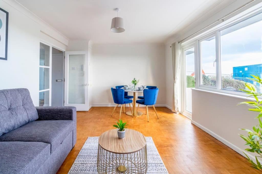 Beautiful Sea View 2 Bedroom Sleeps 6-Free Parking Bournemouth Exteriér fotografie